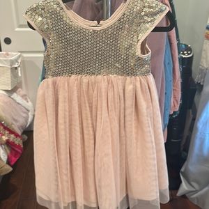 Breathtaking blush pink dress with sequence. Brand: Pippa and Julie